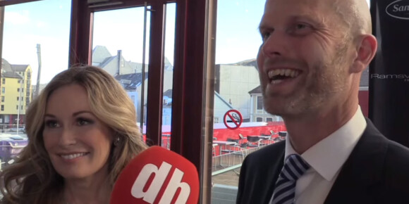 De lever av å tipse andre, men bruker selv designerklær og bestiller store familiereiser